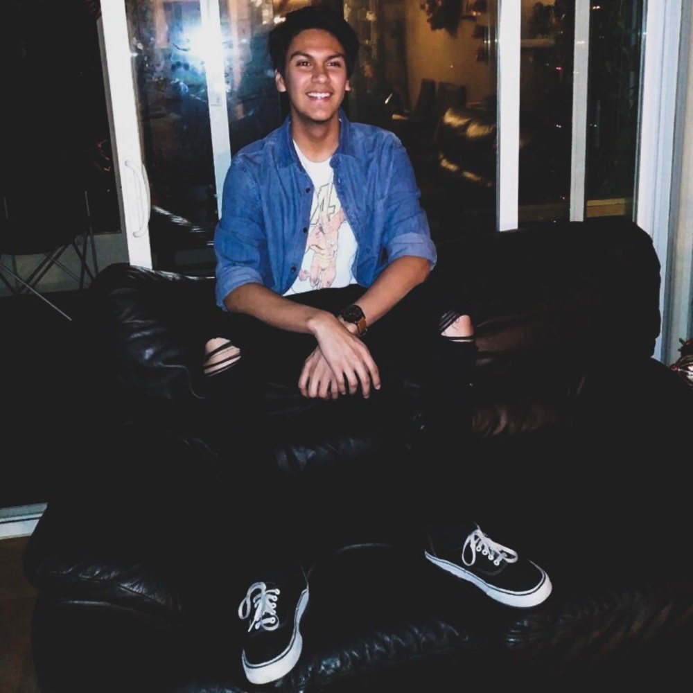 Meet your Posher, Logan